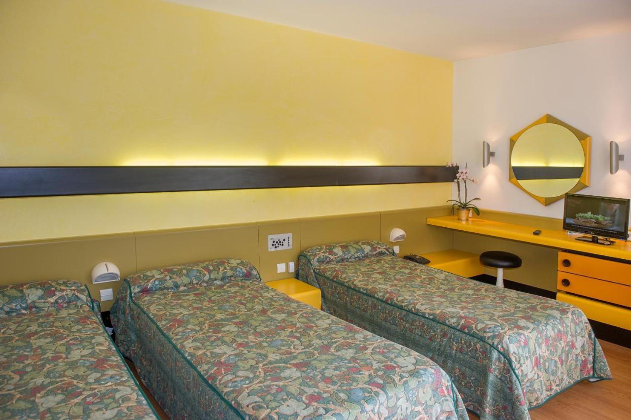 Hotel Urbain V Mende Δωμάτιο φωτογραφία