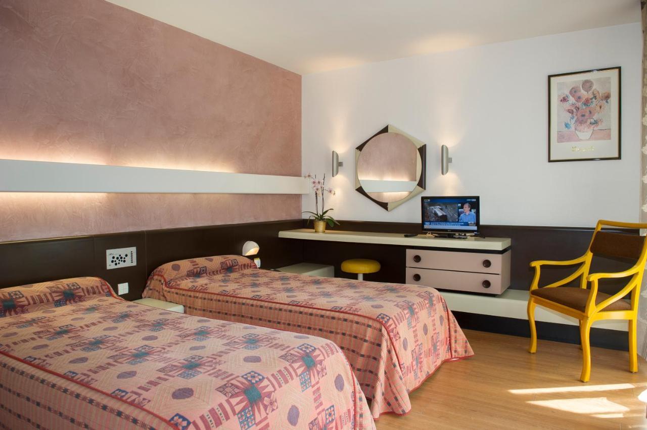 Hotel Urbain V Mende Δωμάτιο φωτογραφία